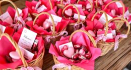 create personalized gift baskets